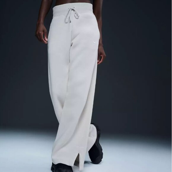 Nike Women’s Sportswear Phoenix Fleece High-Waisted Wide Leg Sweatpants - Picture 6 of 6